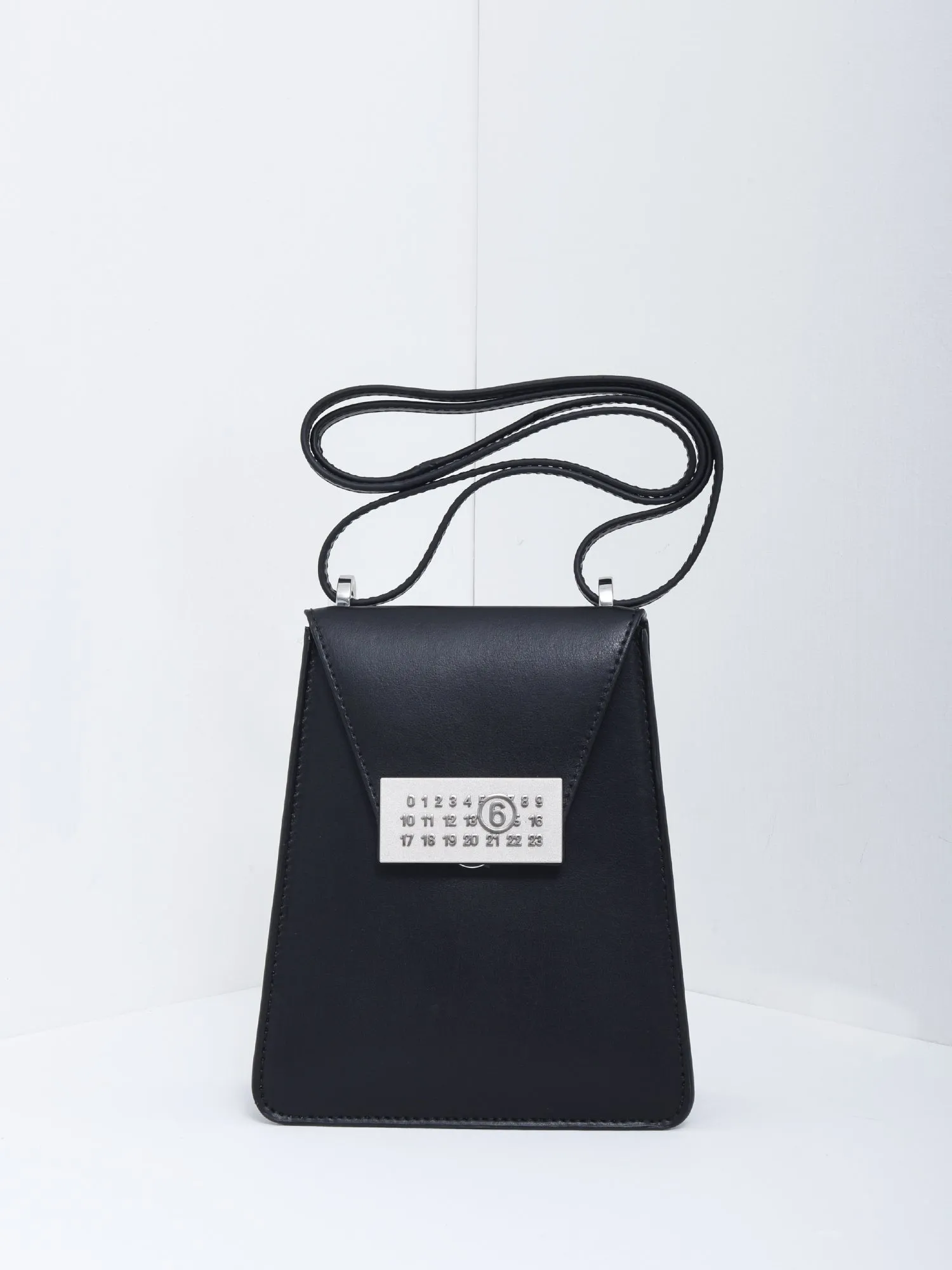 NUMBERS VERTICAL MINI BAG_Black