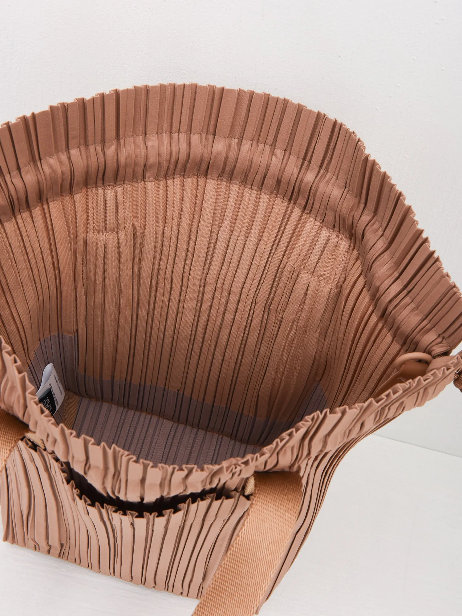 PLEATS TOTE BAG_41-BEIGE_PP39AG601
