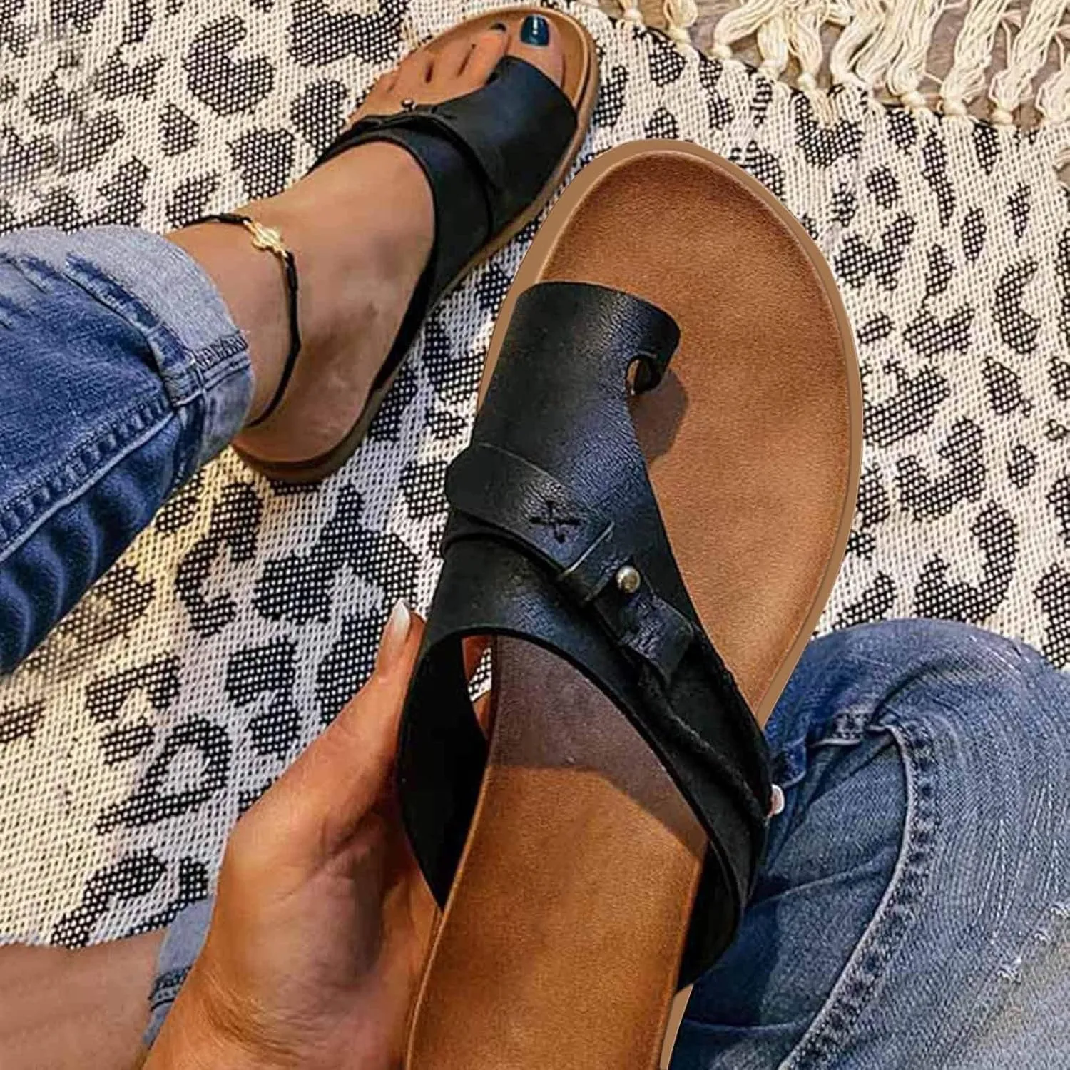 Womens Orthopedic Sandals Summer Comfy Big Toe Correction Sandal Walking Bunion Flip Flops Lightweight Breathable Leather Workout Slippers Platform Flat Sole Beach Shoes